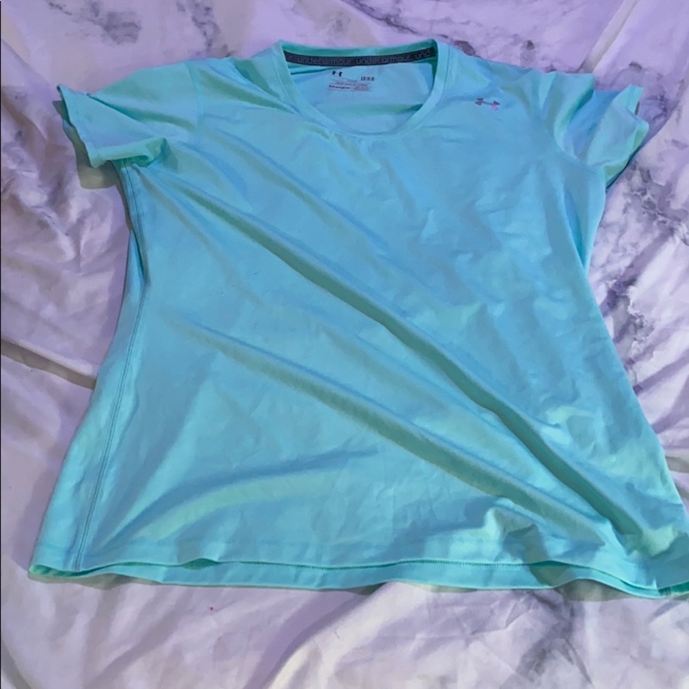 Women’s under Armour t shirt
